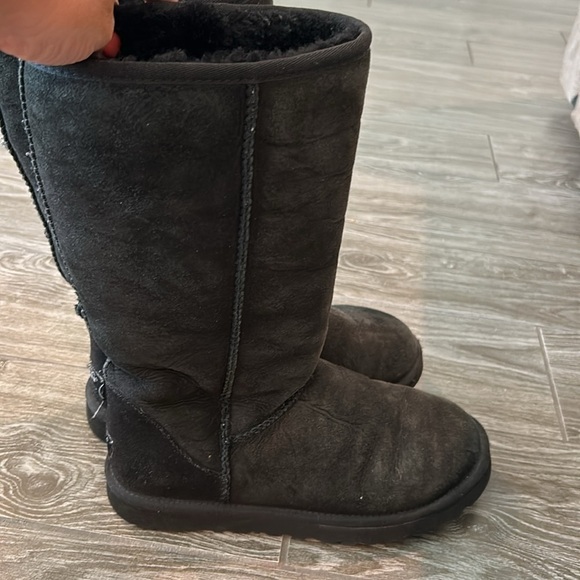 EUC Ugg Black Classic Tall style 5815 Size 7 - Picture 4 of 8